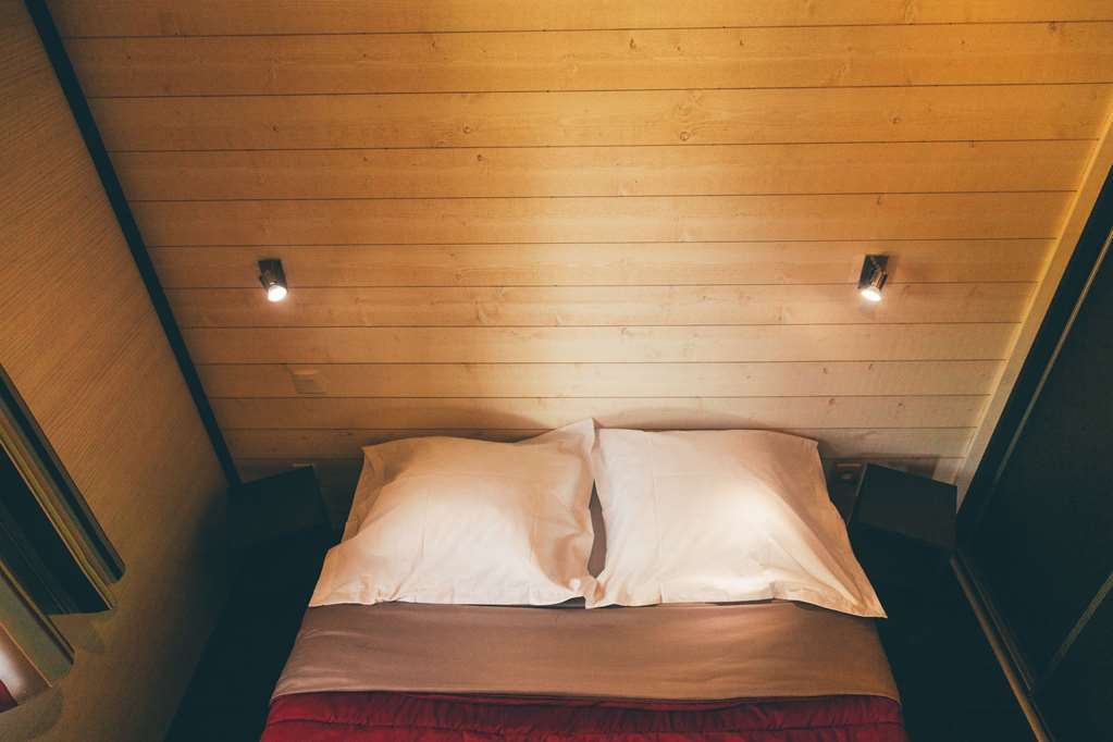 Terres De France - Les Hameaux De Pomette Hotel Marminiac Стая снимка